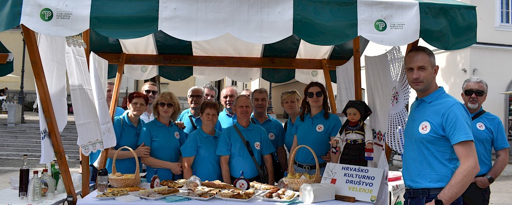 Osjeti Hrvatsku, Ljubljana, Pogačarjev trg, sobota 24.06.2023 SHDS & HKD Velenje & Vinarija Povratak