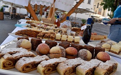 Osjeti Hrvatsku, Ljubljana, Pogačarjev trg, sobota 24.06.2023 SHDS & HKD Velenje & Vinarija Povratak