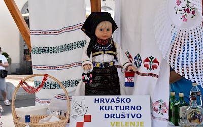 Osjeti Hrvatsku, Ljubljana, Pogačarjev trg, sobota 24.06.2023 SHDS & HKD Velenje & Vinarija Povratak