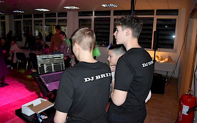 BOŽIĆNI DOMJENAK - subota 14.12.2024