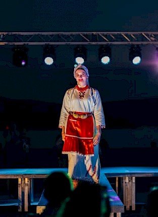 12. Revija najljepše Hrvatice u narodnoj nošnji izvan RH